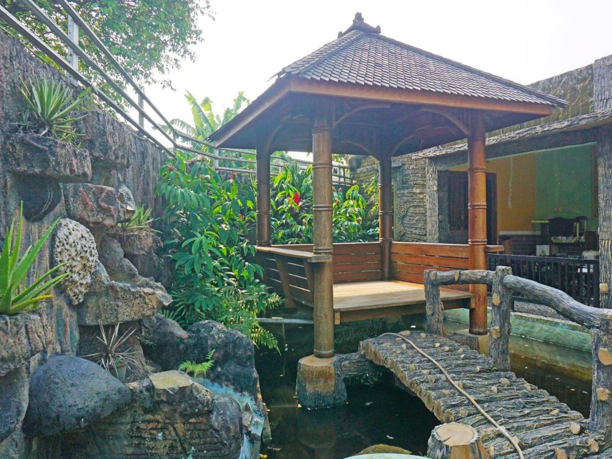 OYO 90369 An Nur Family Homestay Syariah Cigombong Luaran gambar