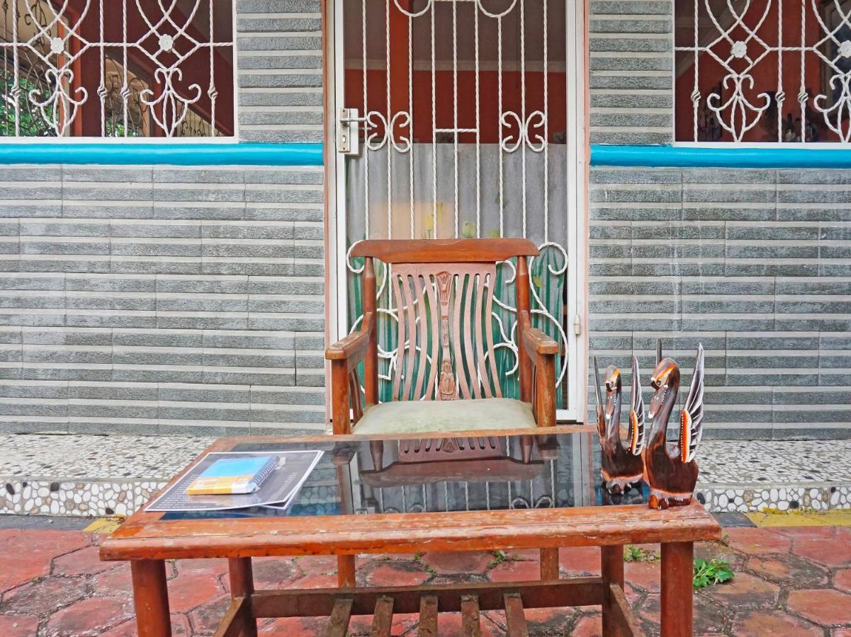 OYO 90369 An Nur Family Homestay Syariah Cigombong Luaran gambar