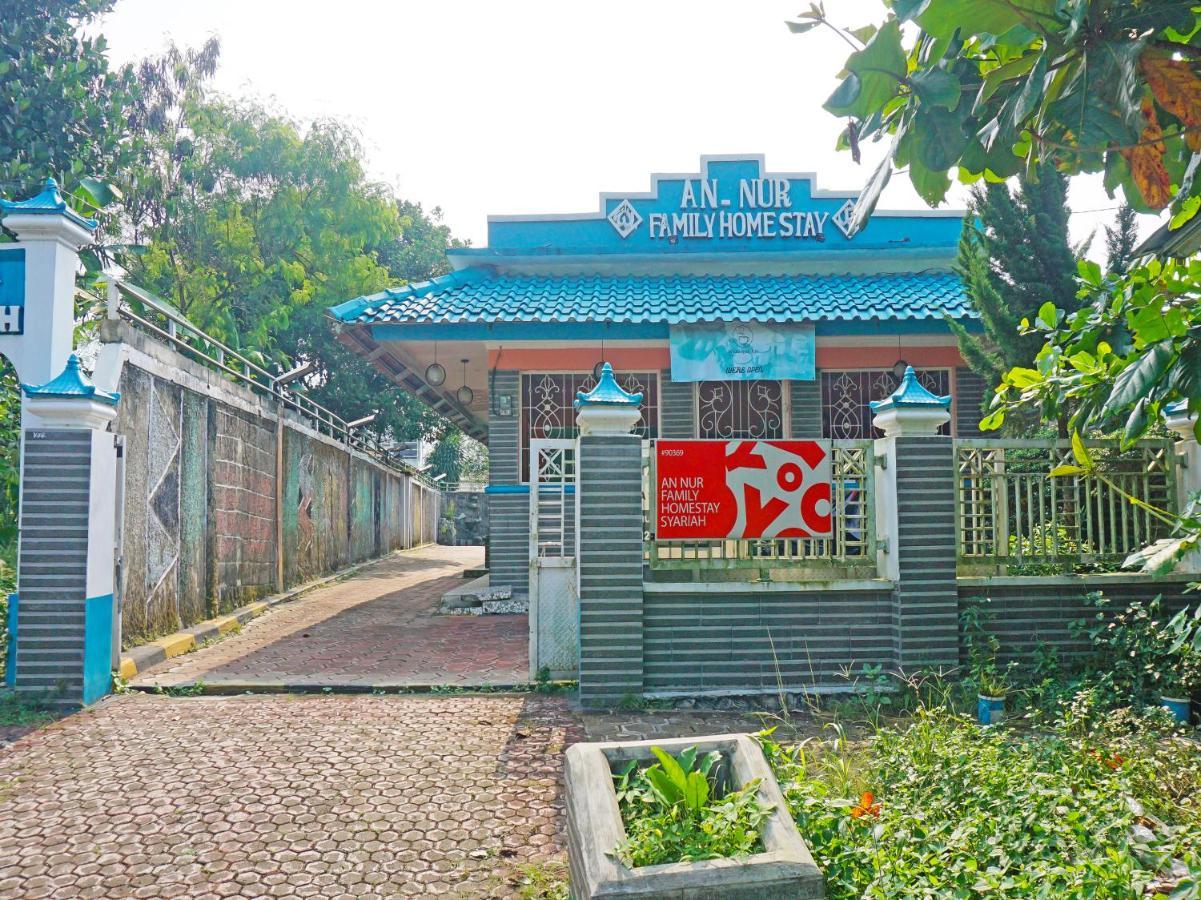 OYO 90369 An Nur Family Homestay Syariah Cigombong Luaran gambar