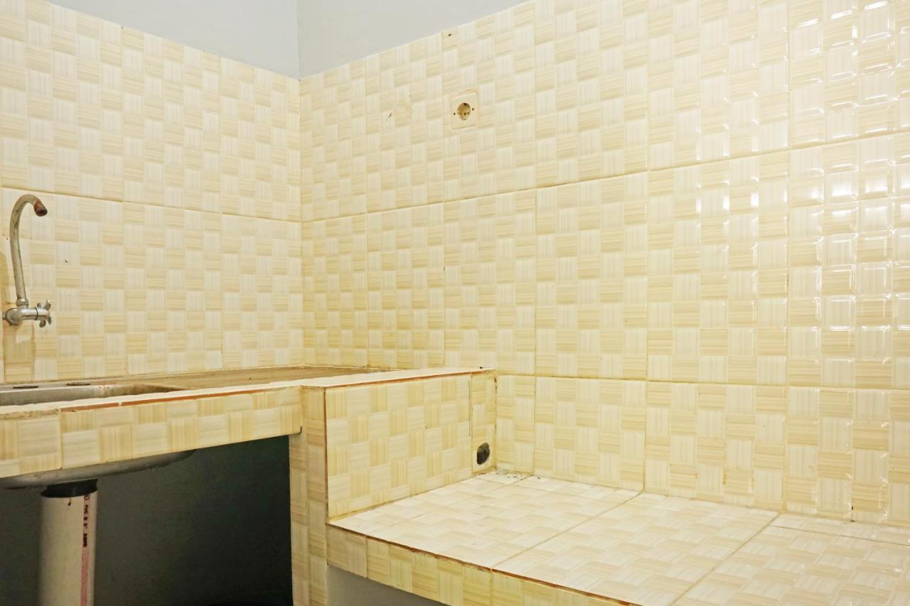 OYO 90369 An Nur Family Homestay Syariah Cigombong Luaran gambar