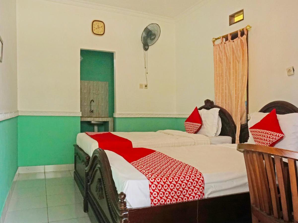 OYO 90369 An Nur Family Homestay Syariah Cigombong Luaran gambar
