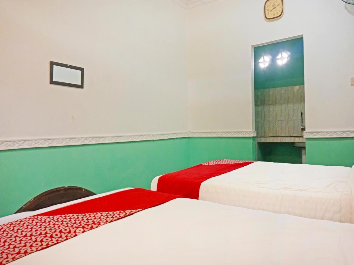 OYO 90369 An Nur Family Homestay Syariah Cigombong Luaran gambar